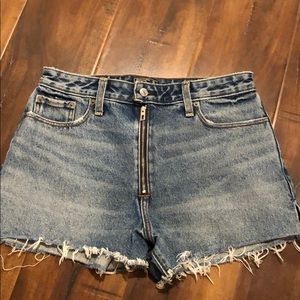 Abercrombie and Fitch front zipper closure shorts